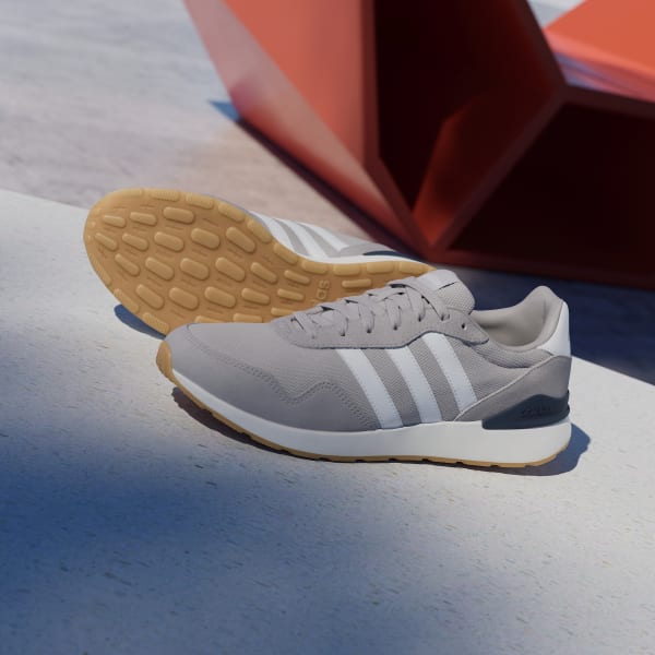 Shop adidas RUN 60S 4.0 灰白銀復古運動鞋 JR7491