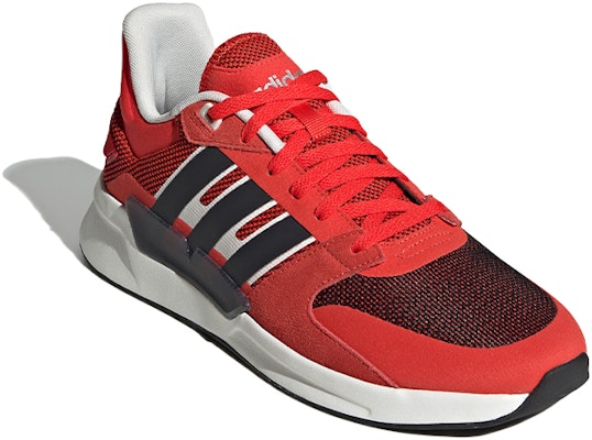 阿迪达斯 Run 90s ‘红色’ 运动鞋 EF0585 Lookbook 阿迪达斯 Run 90s ‘红色’ 运动鞋 EF0585