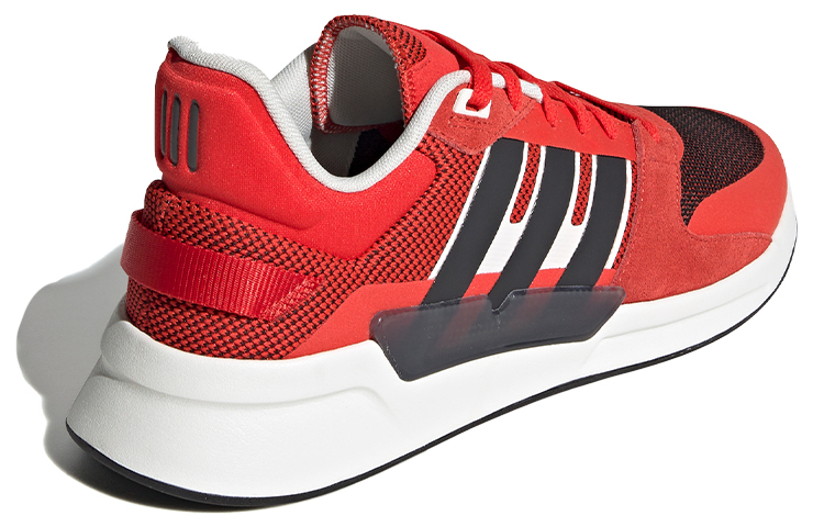 Shop 阿迪达斯 Run 90s ‘红色’ 运动鞋 EF0585