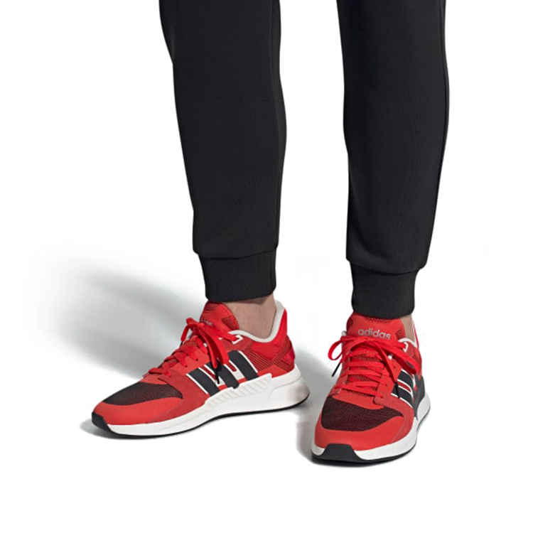 Sizing 阿迪达斯 Run 90s ‘红色’ 运动鞋 EF0585