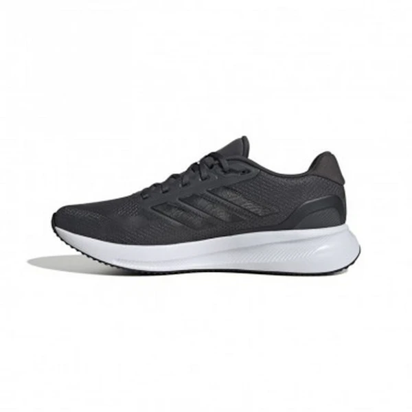 adidas RUNFALCON 5 跑步鞋 IE8819 Lookbook adidas RUNFALCON 5 跑步鞋 IE8819
