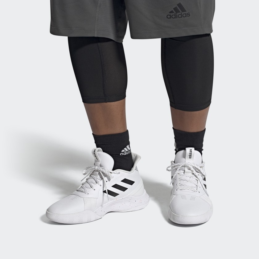 Sizing adidas Kasut Lari Runthegame 'Hitam Putih' EE9655
