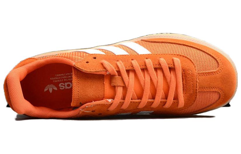 Lookbook アディダス サンバ RM オレンジ (白/緑) EE5509