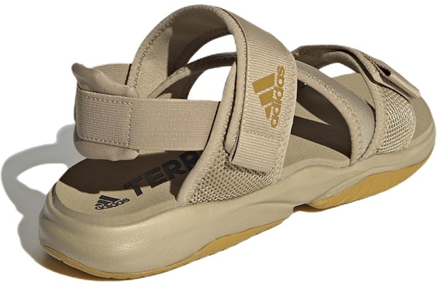adidas Terrex Sumra 舒適運動涼鞋 男女款 沙漠黃 Shop adidas Terrex Sumra 舒適運動涼鞋 男女款 沙漠黃