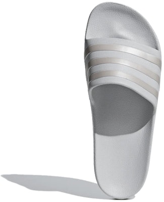 아디다스 아딜렛 아쿠아 라이트 그레이 슬라이드 (Adidas Adilette Aqua Lt. Grey Slide) F35531 Shop 아디다스 아딜렛 아쿠아 라이트 그레이 슬라이드 (Adidas Adilette Aqua Lt. Grey Slide) F35531