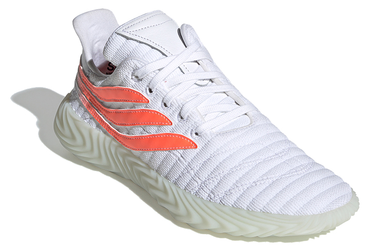 Lookbook アディダス ソバコフ 白/ソーラーレッド EE5626