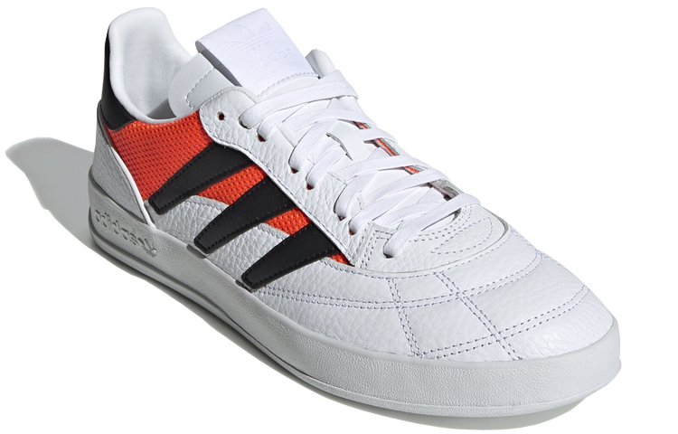 Lookbook 아디다스 소바코프 P94 화이트 블랙 오렌지 EE5638