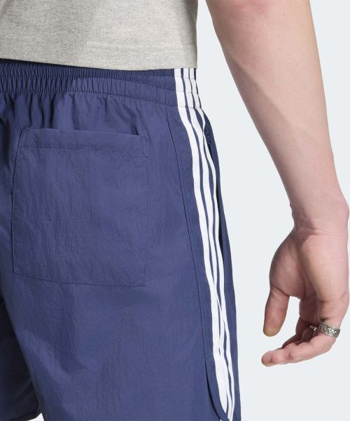 Shop adidas 短跑運動短褲 - 夜靛藍 KE4111