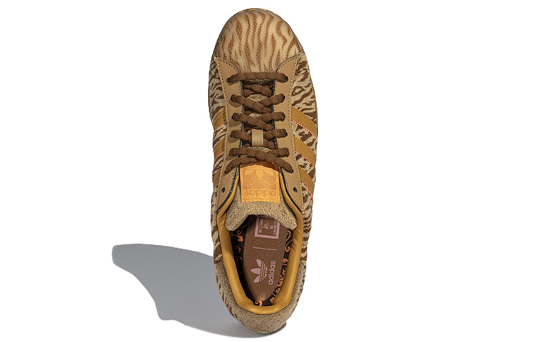 Shop adidas SST "Marrón Desierto/Mesa/Naranja Rush" HP8722