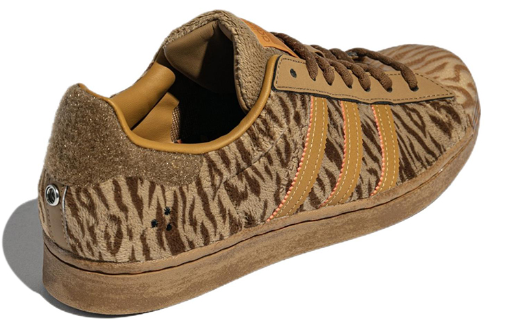 Purchase adidas SST "Marrón Desierto/Mesa/Naranja Rush" HP8722