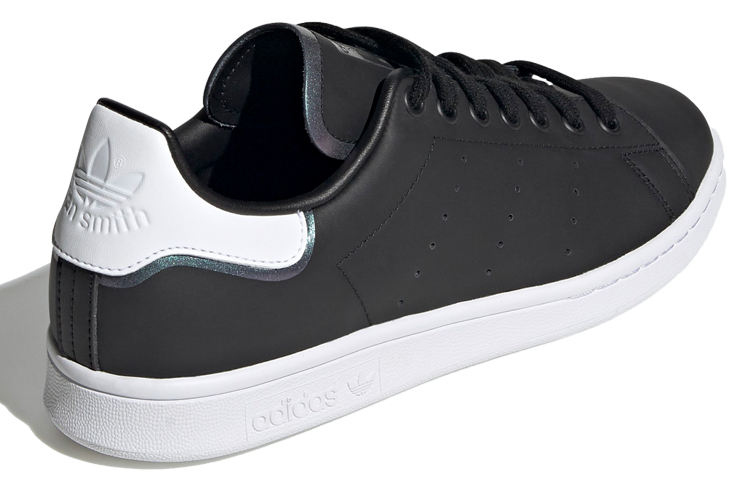 Shop adidas Originals Stan Smith 低幫板鞋 男款 黑白