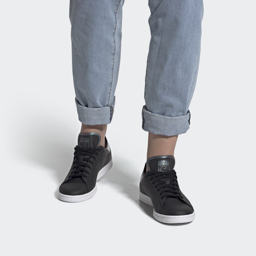Sizing adidas Originals Stan Smith 低幫板鞋 男款 黑白