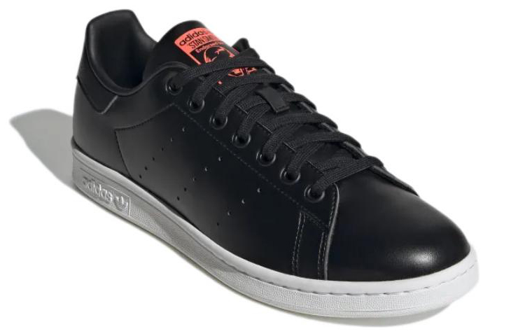 Lookbook スタンスミス "ブラックターボ" GZ2057