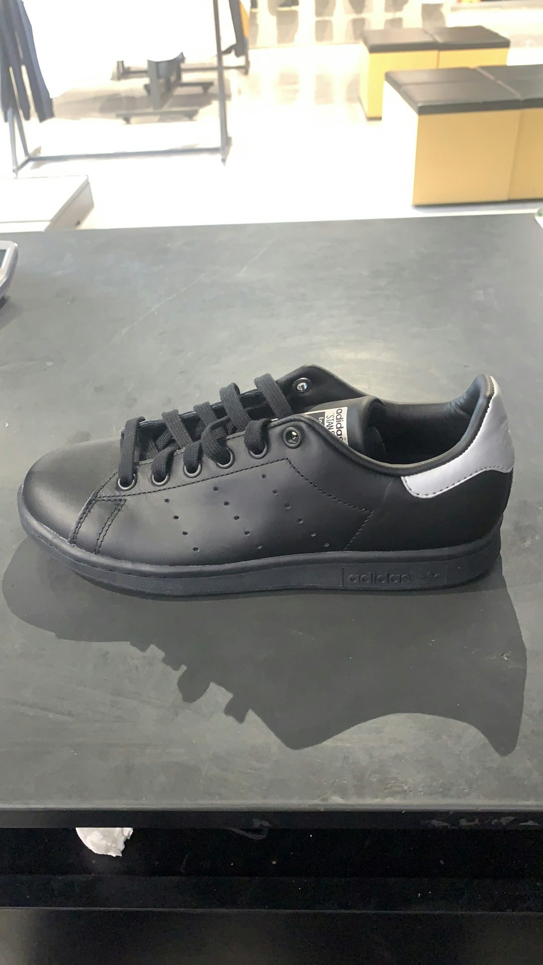 adidas-stan-smith-classic-white-b43637