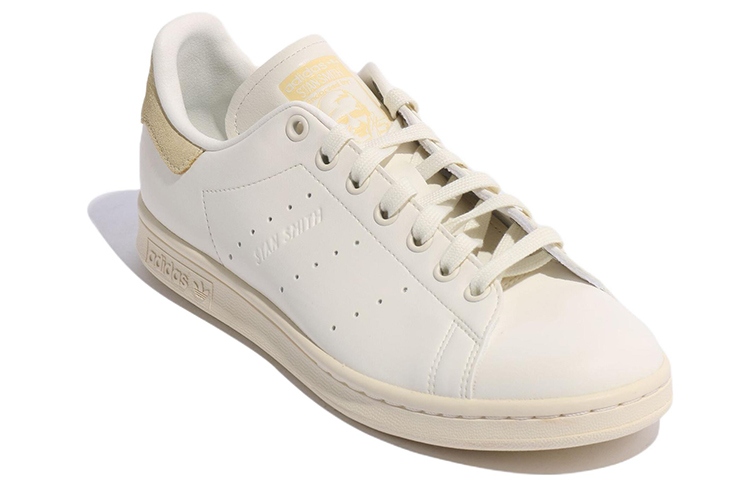 Lookbook adidas 史密斯經典鞋「奶油白簡約黃」GW1391
