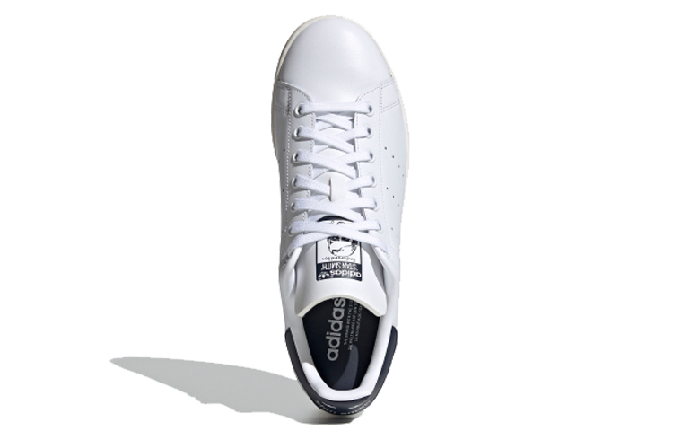 Shop 阿迪达斯Stan Smith白色学院海军蓝配色鞋款 FV4086