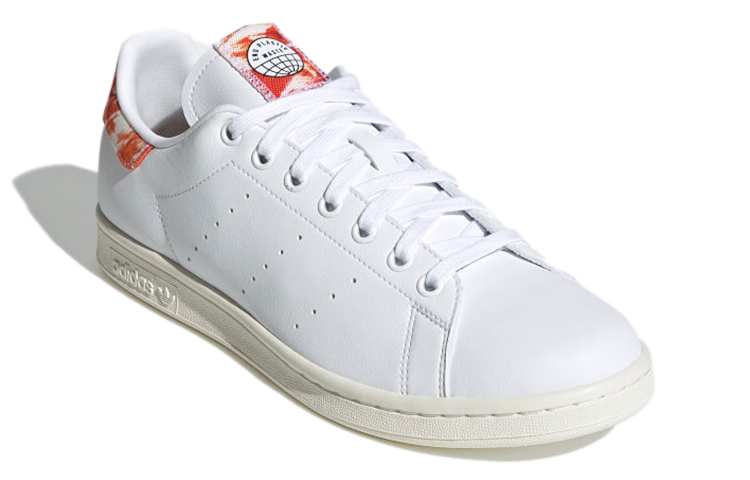Lookbook 阿迪达斯史密斯经典小白鞋‘白橙’ GZ7767