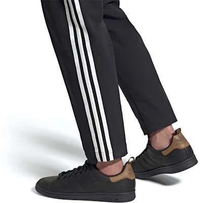 愛迪達史丹·史密斯“冬季包 - 黑色原野沙漠” FZ3477 Sizing 愛迪達史丹·史密斯“冬季包 - 黑色原野沙漠” FZ3477