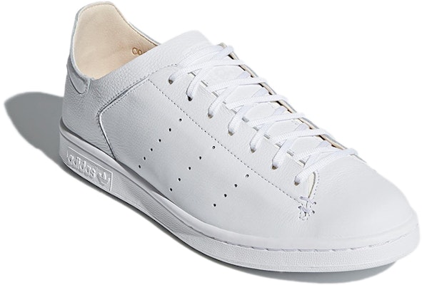 阿迪达斯 Stan Smith Triple White 纯白皮革套袜鞋 CQ3031 Lookbook 阿迪达斯 Stan Smith Triple White 纯白皮革套袜鞋 CQ3031