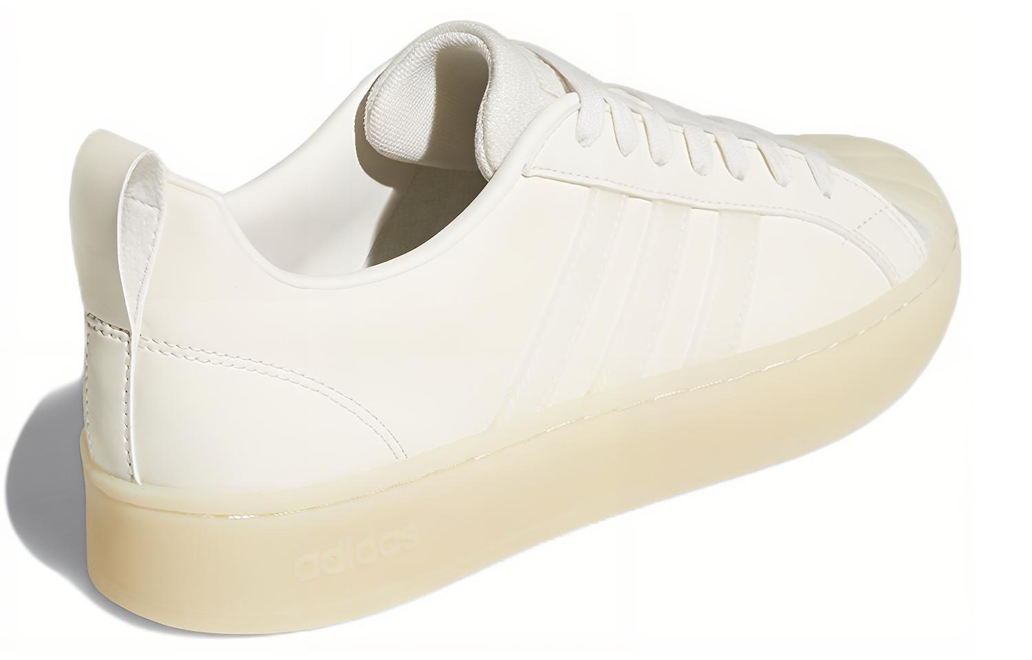 Shop adidas Streetcheck ''Bianco Meraviglia'' GZ3847