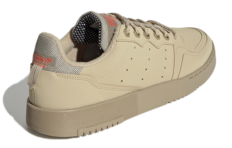 Shop 阿迪达斯 Supercourt 'Savannah' 运动鞋 FV4656