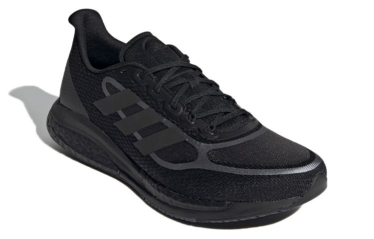 Lookbook adidas Supernova+ 閃耀黑曜石