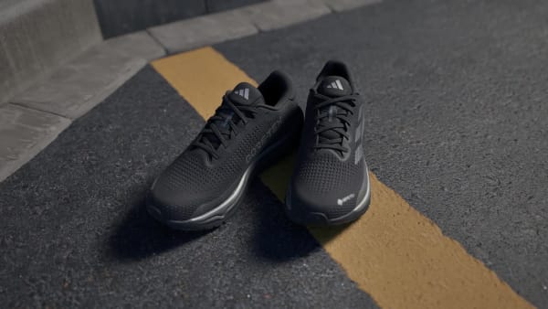 Lookbook adidas Supernova Gore-Tex 'Core Black' Sepatu Olahraga Hitam ID6306