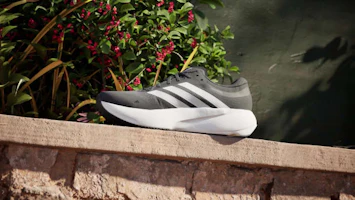 Order adidas Supernova Rise 3 男士跑鞋 核心黑/雲白/核心黑 JQ8502
