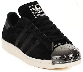 아디다스 슈퍼스타 80s 메탈 토 "포니 헤어 블랙" B26314 Lookbook 아디다스 슈퍼스타 80s 메탈 토 "포니 헤어 블랙" B26314