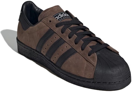 adidas Superstar 82 'Tormenta Negra' IF9034 Lookbook adidas Superstar 82 'Tormenta Negra' IF9034