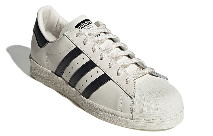 Shop adidas Superstar 82 ''Wolkenweiß/Kernschwarz/Cremeweiß'' GY7037
