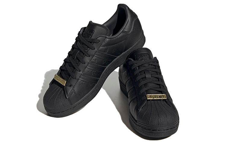 Shop adidas Superstar 'Corak Trefoil Timbul - Hitam' GY0026