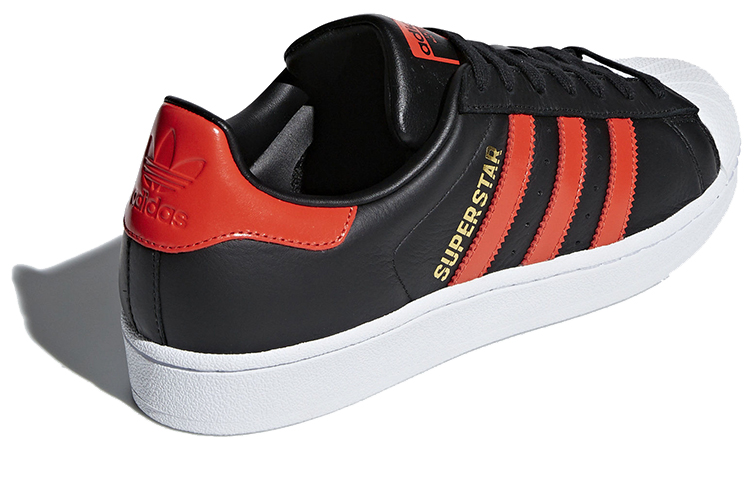 Lookbook アディダス スーパースター "黒×ビビッドオレンジ" B41994