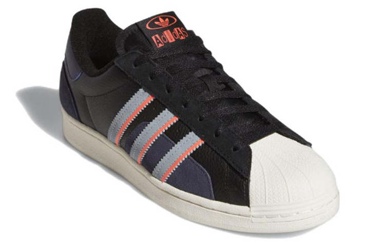 Lookbook 阿迪达斯超级明星“黑魔灰” GW5920