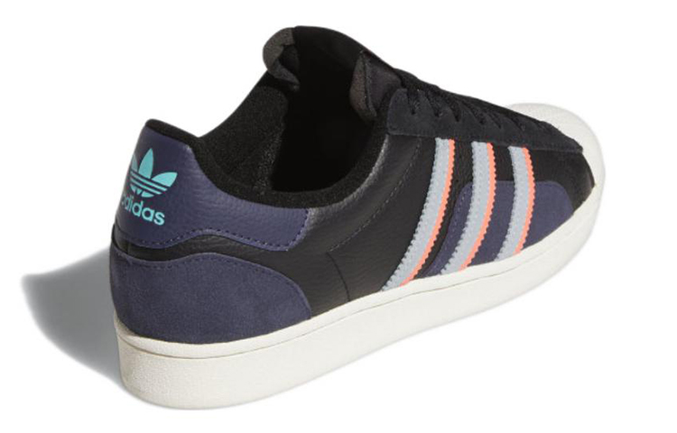 Shop 阿迪达斯超级明星“黑魔灰” GW5920