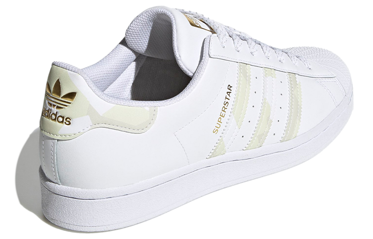 Shop 아디다스 슈퍼스타 '카모 스트라이프' FX9088