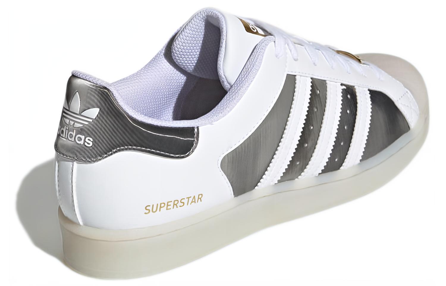 Shop adidas Superstar 'Impresión Gris Cambiante de Color' H00237
