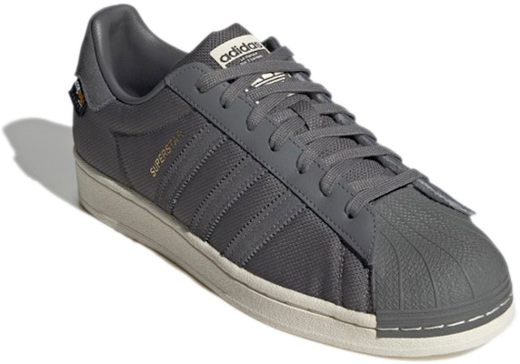 阿迪达斯 Superstar “灰金金属” GZ1602 Lookbook 阿迪达斯 Superstar “灰金金属” GZ1602