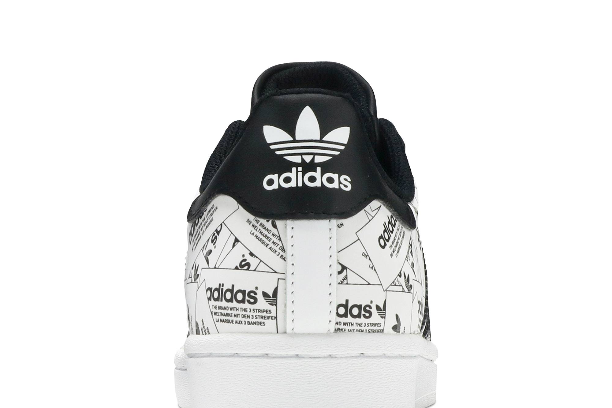 Sizing adidas Superstar 'Collage de Etiquetas' FV2819