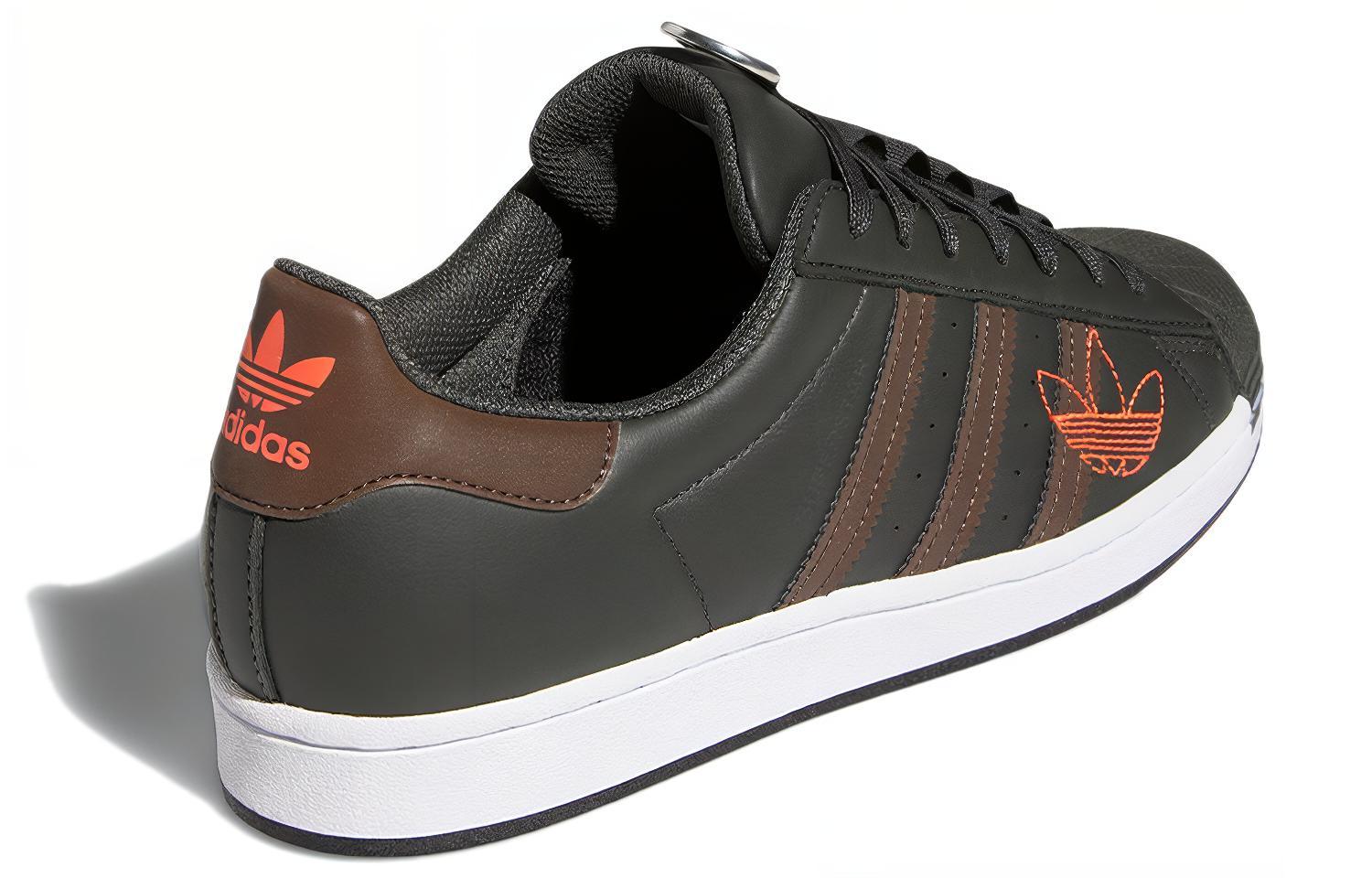 Shop adidas Originals Superstar 墨綠