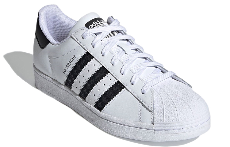 Lookbook adidas Superstar 'Garis Logo - Putih Hitam' H68101