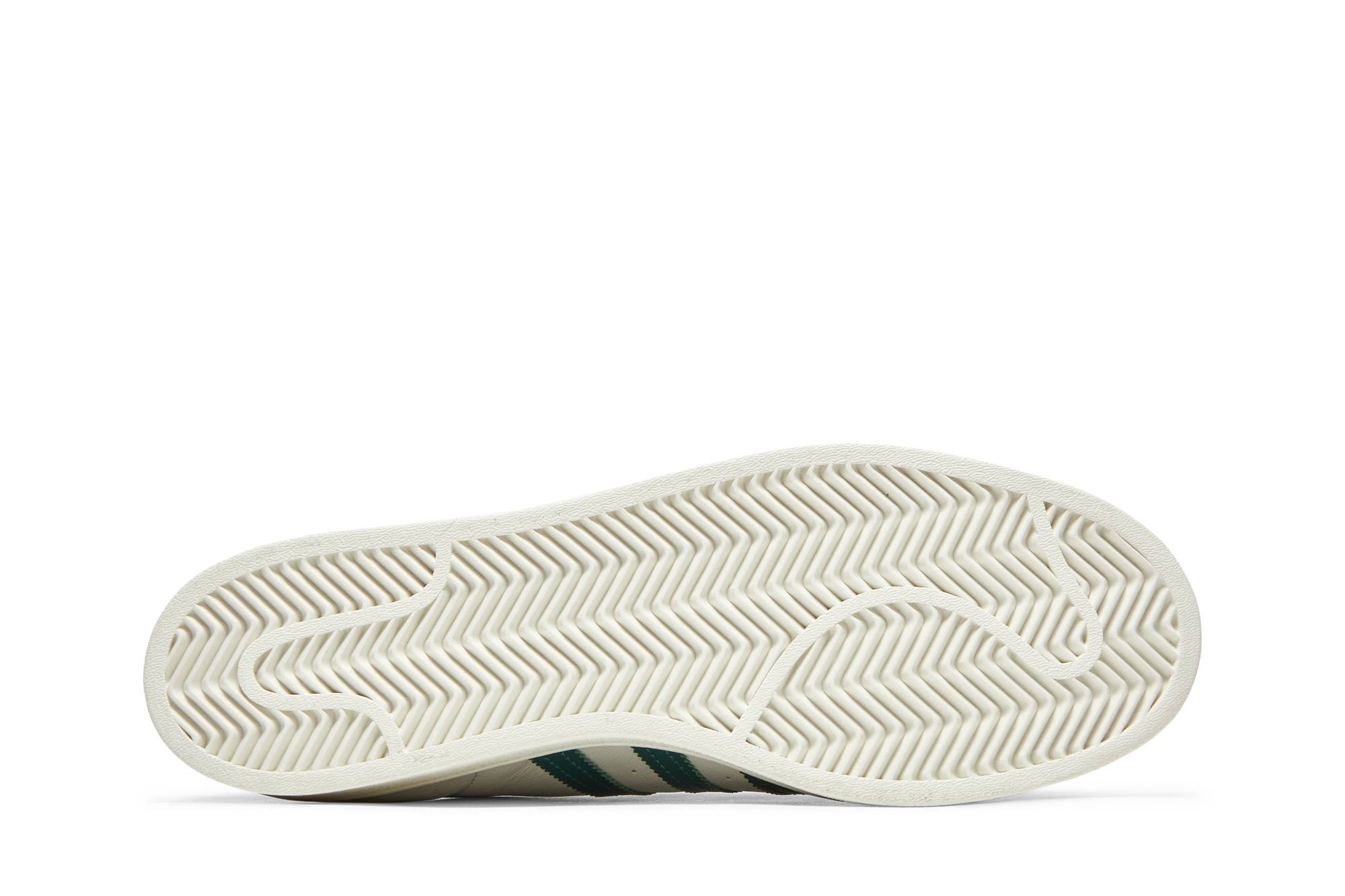 Shop adidas Superstar 'Putih Pudar Hijau Kolej' H68186