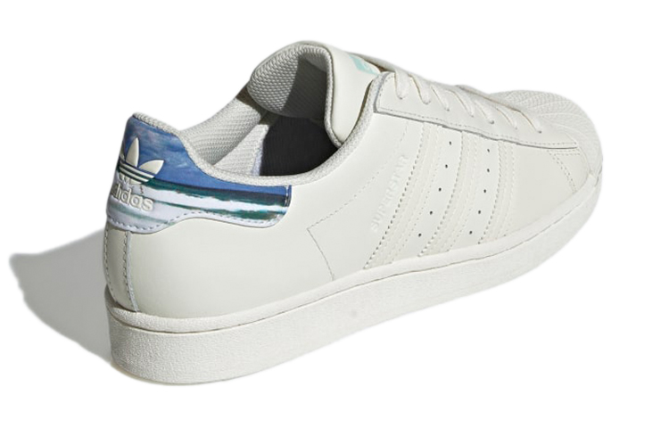 Shop adidas Superstar 'Pemandangan Laut' GZ3704