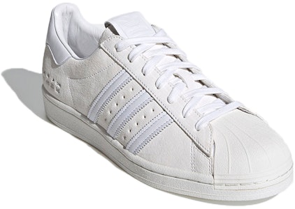 adidas Superstar 'Tag Saiz - Putih Pudar' FY5478 Lookbook adidas Superstar 'Tag Saiz - Putih Pudar' FY5478
