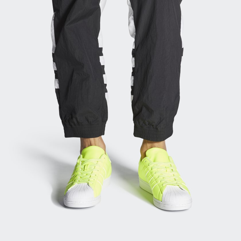Sizing adidas Superstar 'Solar Kuning' FY2744