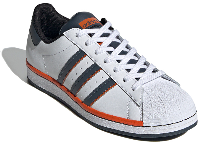 Lookbook アディダス スーパースター "ストリートボール" FV8274