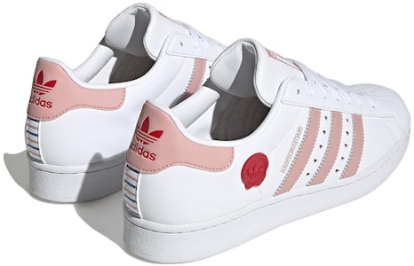 adidas Superstar '情人节2023 - 猩红' IE6976 Lookbook adidas Superstar '情人节2023 - 猩红' IE6976