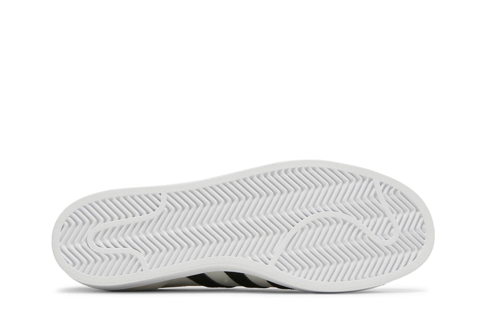 Shop adidas originals Superstar ADV 低筒 滑板鞋 男款 白黑