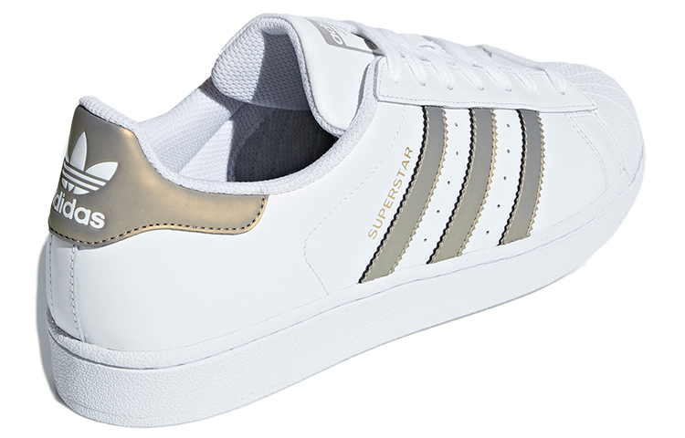 Shop adidas Superstar 'Putih Emas Metalik' D98001