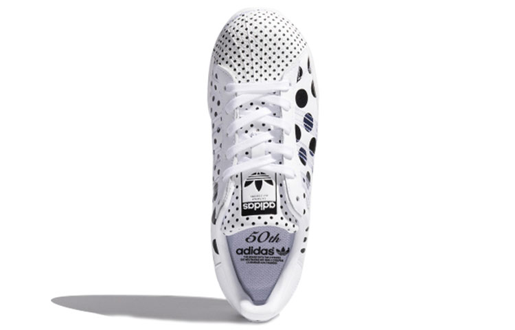 Shop adidas Superstar 'Putih Polka' FX7775